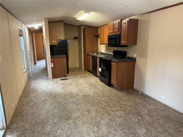 3708 Commerce St Cr, Damon, TX 77430