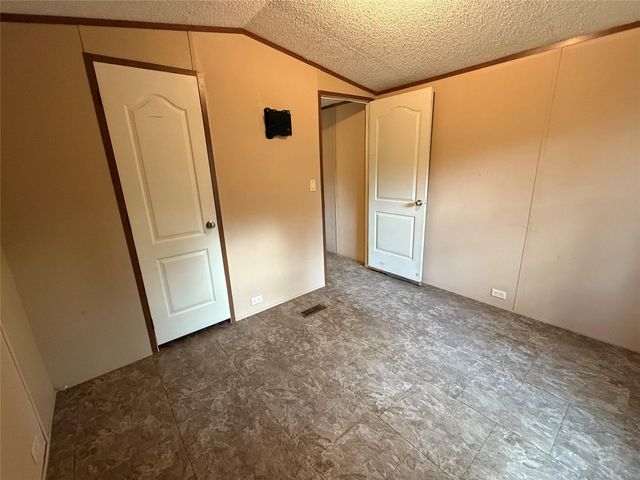 3708 Commerce St Cr, Damon, TX 77430