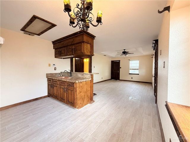 615 W Citrus Street, San Juan, TX 78589