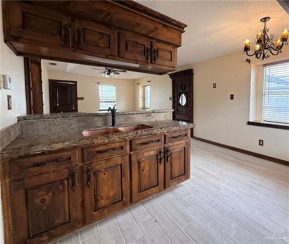 615 W Citrus Street, San Juan, TX 78589