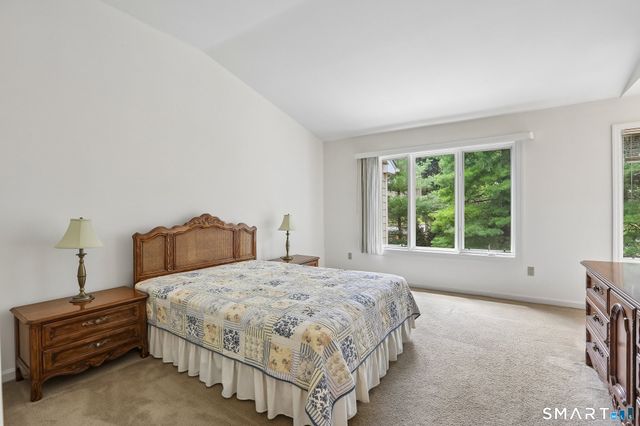 11 Boulevard Drive 10-45, Danbury, CT 06810