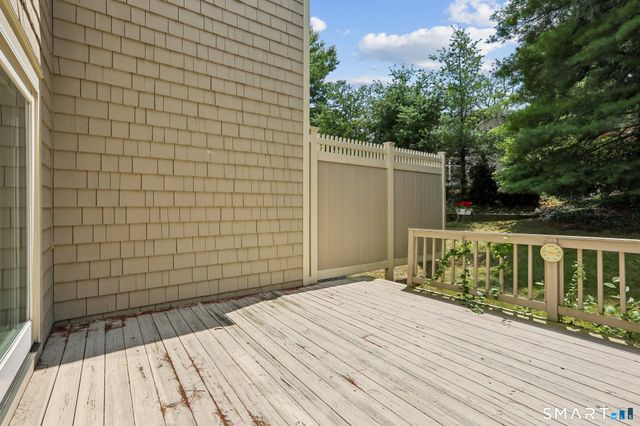 11 Boulevard Drive 10-45, Danbury, CT 06810
