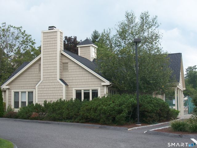 11 Boulevard Drive 10-45, Danbury, CT 06810