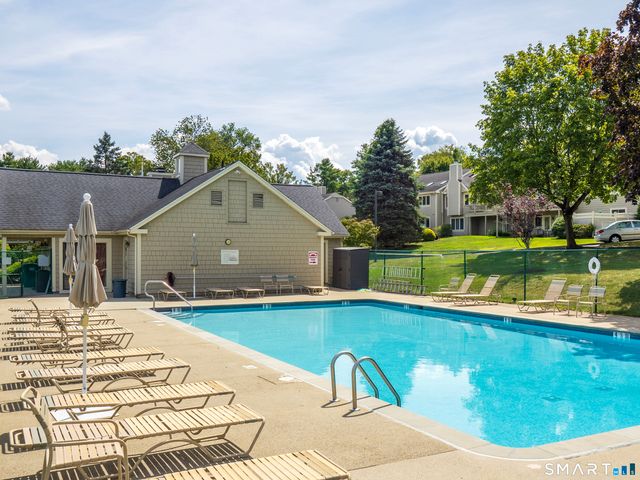 11 Boulevard Drive 10-45, Danbury, CT 06810