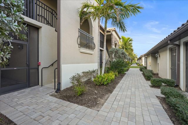 5527 PALMER CIRCLE 205, Bradenton, FL 34211