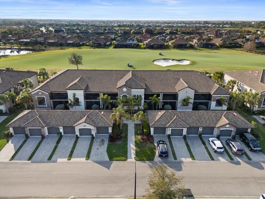 5527 PALMER CIRCLE 205, Bradenton, FL 34211