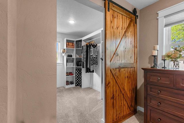 201 LAKESIDE DRIVE, Clintonville, WI 54929