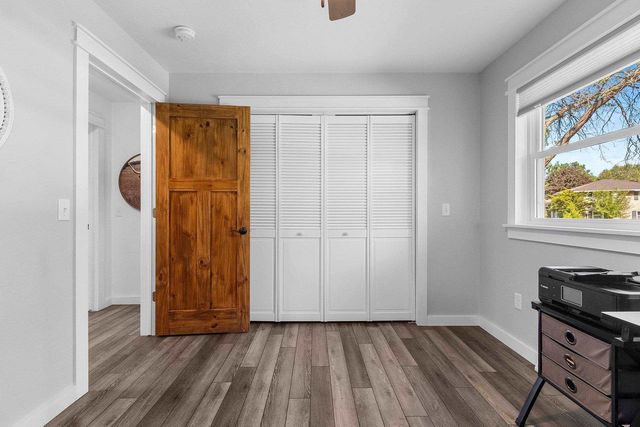 201 LAKESIDE DRIVE, Clintonville, WI 54929
