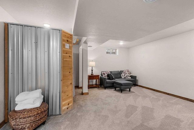 201 LAKESIDE DRIVE, Clintonville, WI 54929