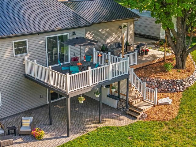 201 LAKESIDE DRIVE, Clintonville, WI 54929