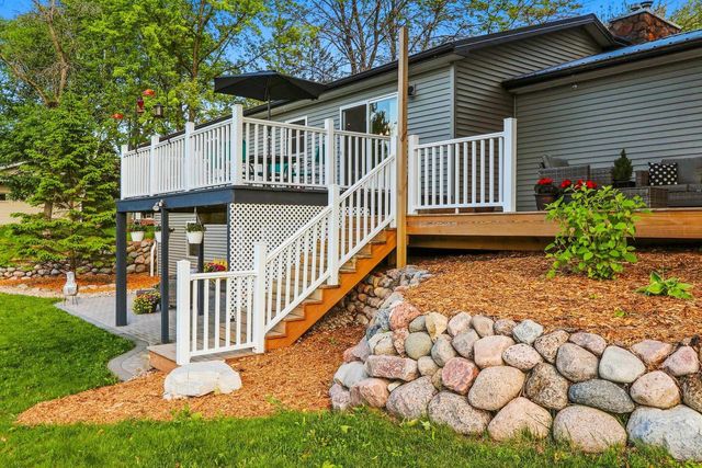 201 LAKESIDE DRIVE, Clintonville, WI 54929