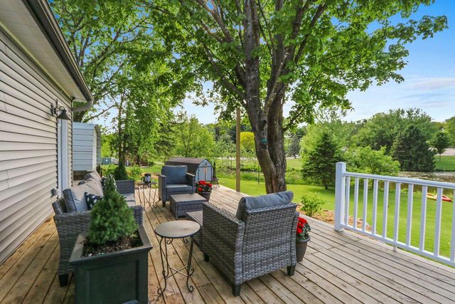 201 LAKESIDE DRIVE, Clintonville, WI 54929