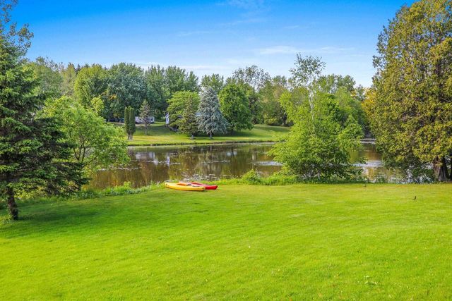 201 LAKESIDE DRIVE, Clintonville, WI 54929
