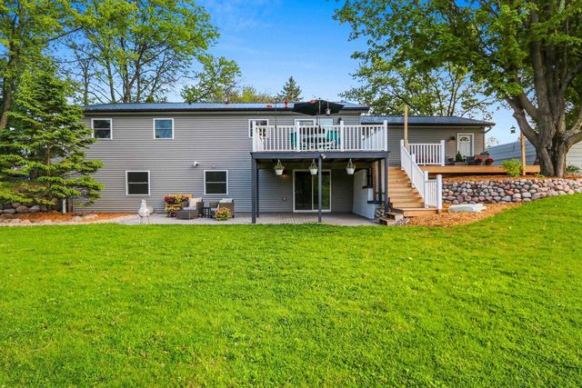 201 LAKESIDE DRIVE, Clintonville, WI 54929