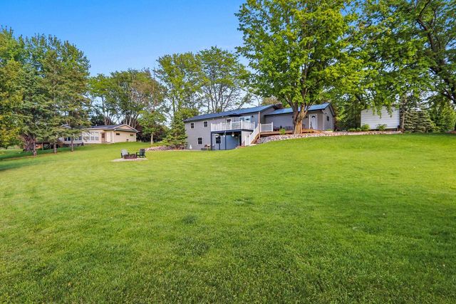 201 LAKESIDE DRIVE, Clintonville, WI 54929