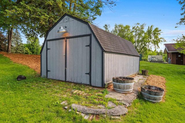 201 LAKESIDE DRIVE, Clintonville, WI 54929