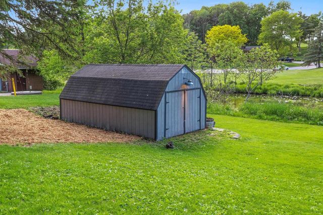 201 LAKESIDE DRIVE, Clintonville, WI 54929