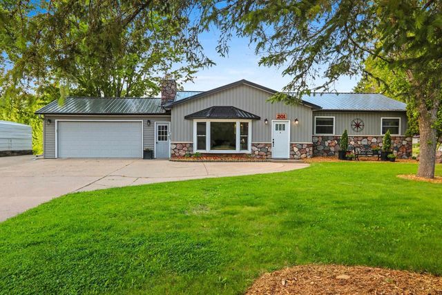 201 LAKESIDE DRIVE, Clintonville, WI 54929