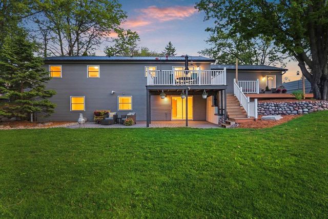 201 LAKESIDE DRIVE, Clintonville, WI 54929