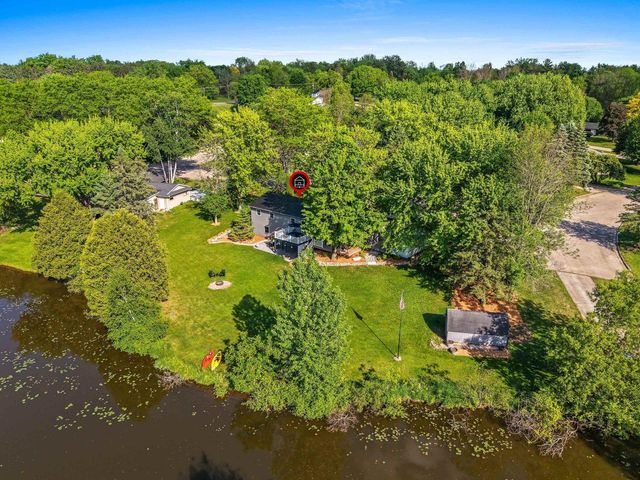 201 LAKESIDE DRIVE, Clintonville, WI 54929