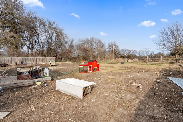 503 N Pearl Street, Trenton, TX 75490