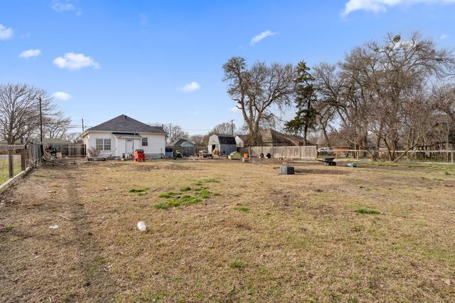 503 N Pearl Street, Trenton, TX 75490