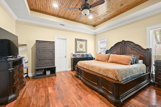 13573 Bluff Point Dr, Geismar, LA 70734