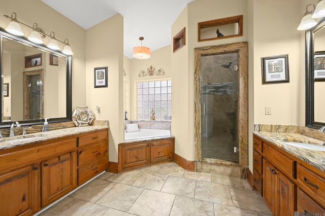 13573 Bluff Point Dr, Geismar, LA 70734