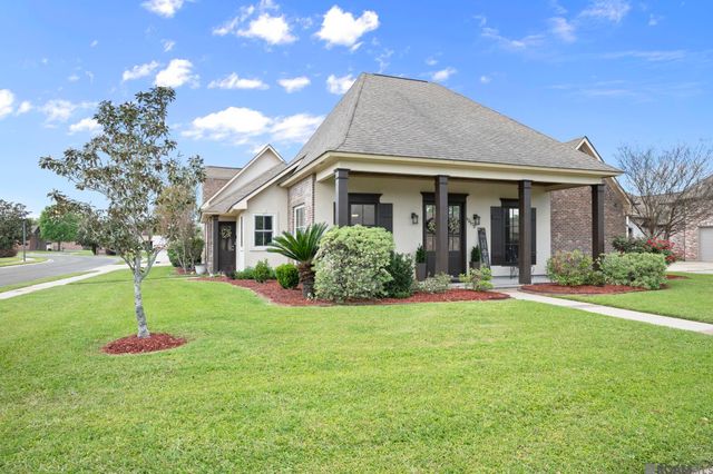 13573 Bluff Point Dr, Geismar, LA 70734