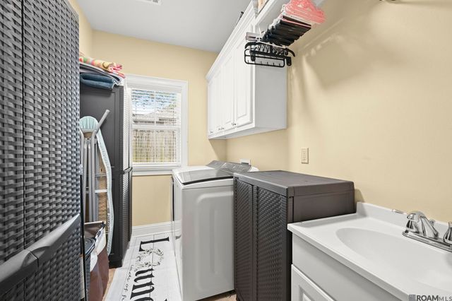 13573 Bluff Point Dr, Geismar, LA 70734