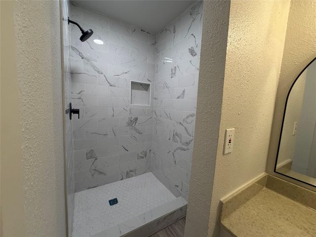 9215 Loren Lane, Houston, TX 77040