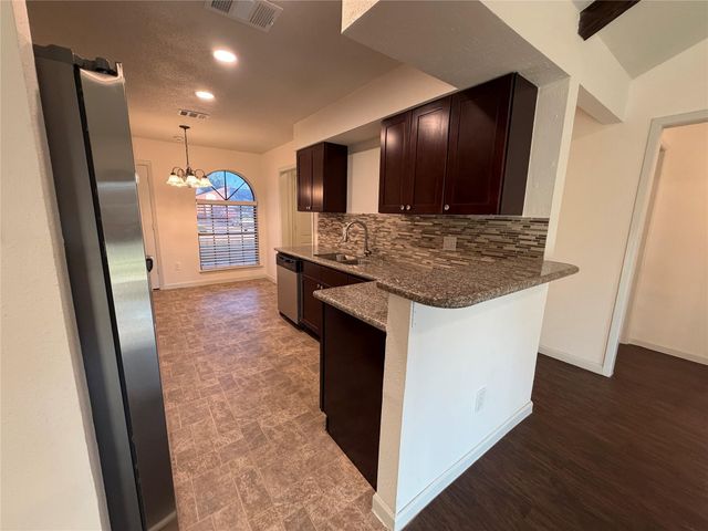 9215 Loren Lane, Houston, TX 77040