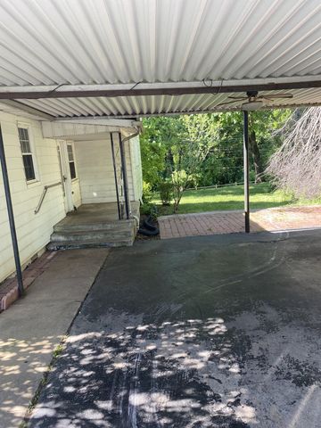 400 Waterloo St, Lawrenceburg, TN 38464