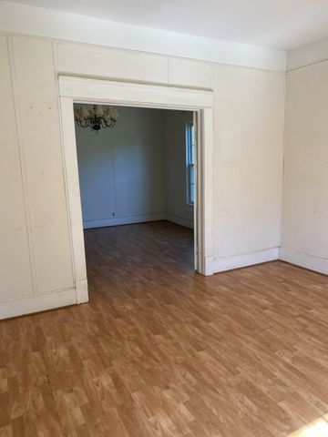 400 Waterloo St, Lawrenceburg, TN 38464