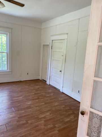 400 Waterloo St, Lawrenceburg, TN 38464