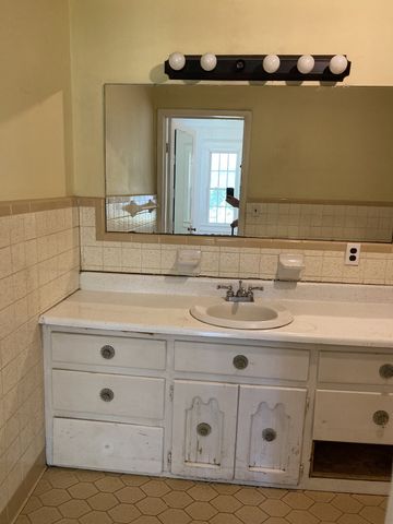 400 Waterloo St, Lawrenceburg, TN 38464