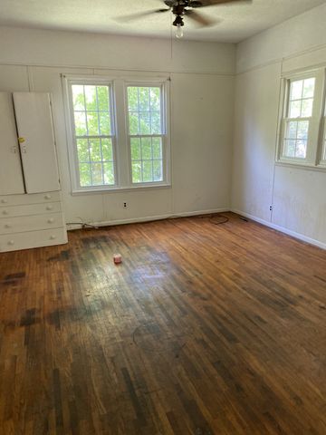 400 Waterloo St, Lawrenceburg, TN 38464