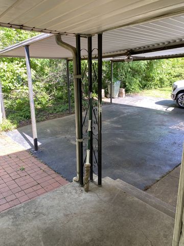 400 Waterloo St, Lawrenceburg, TN 38464