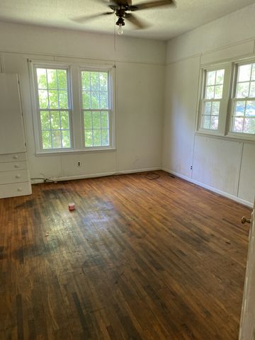 400 Waterloo St, Lawrenceburg, TN 38464