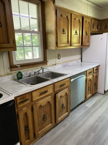 400 Waterloo St, Lawrenceburg, TN 38464