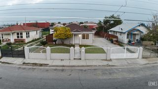 1005 Collins Way, Bakersfield, CA 93307