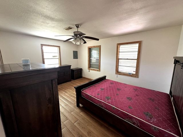 4439 9th Street, Bacliff, TX 77518