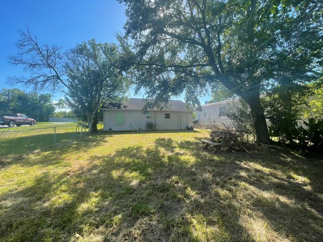 4439 9th Street, Bacliff, TX 77518
