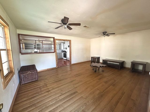 4439 9th Street, Bacliff, TX 77518