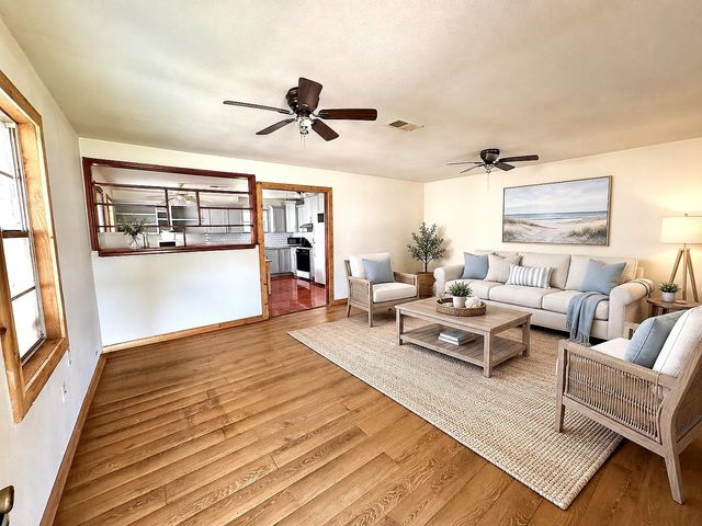 4439 9th Street, Bacliff, TX 77518