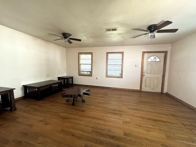4439 9th Street, Bacliff, TX 77518