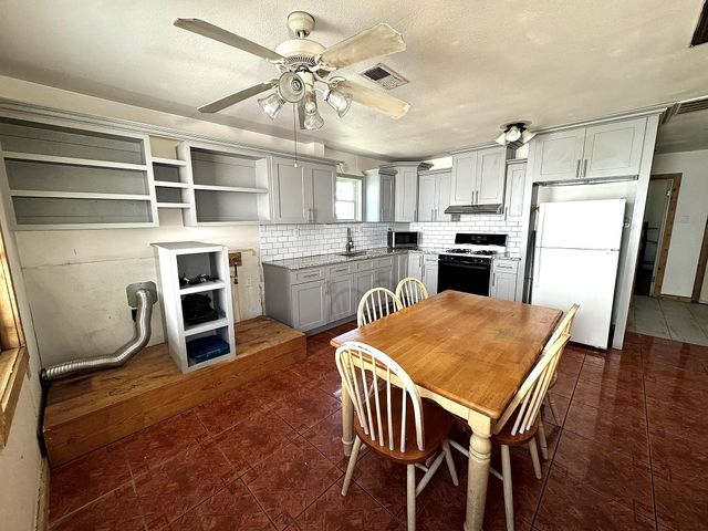 4439 9th Street, Bacliff, TX 77518