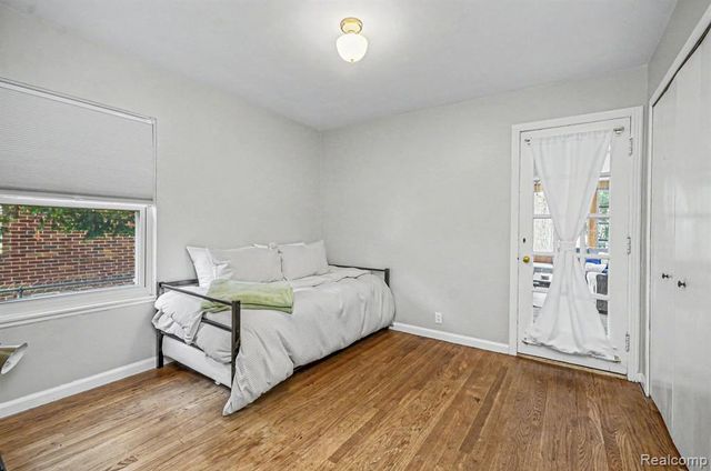 1984 Beaufait Drive, Grosse Pointe, MI 48236