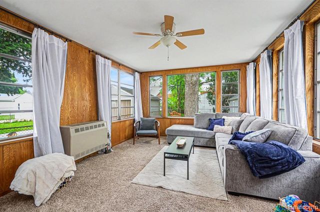 1984 Beaufait Drive, Grosse Pointe, MI 48236