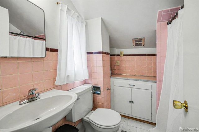 1984 Beaufait Drive, Grosse Pointe, MI 48236